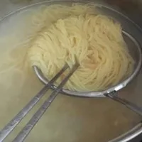 青菜肉丝饸饹面步骤二